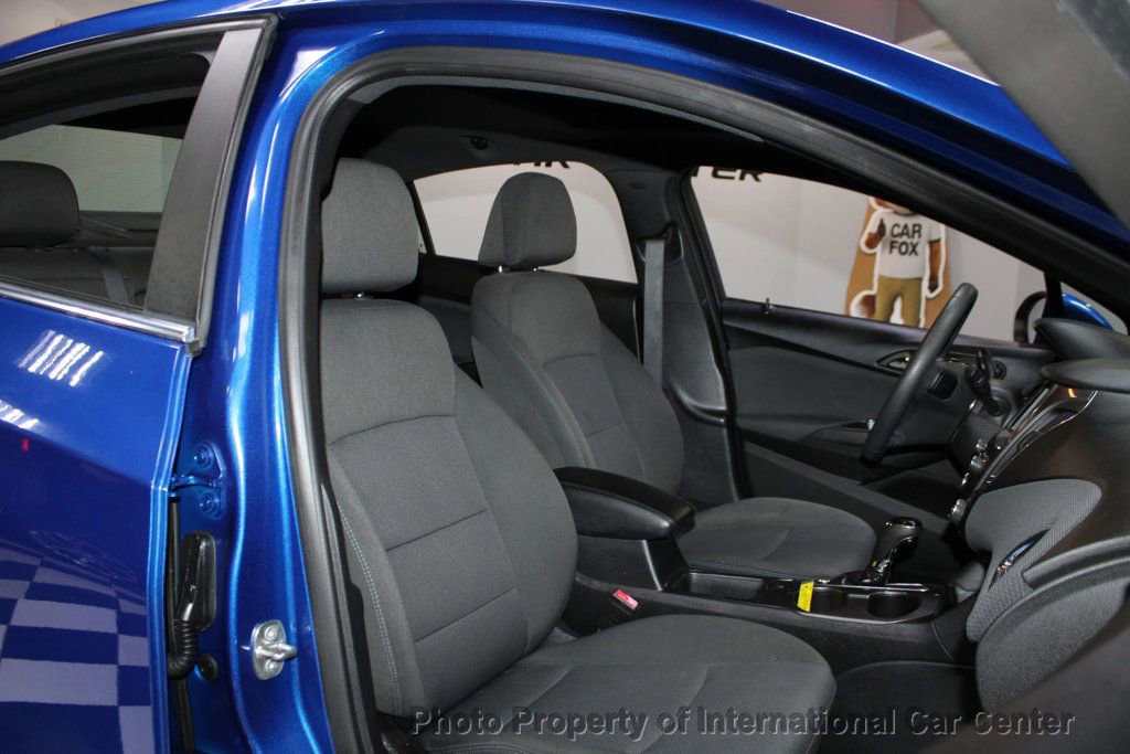 Used 2018 Chevrolet Cruze LT w/ Sun And Sound Package image 36