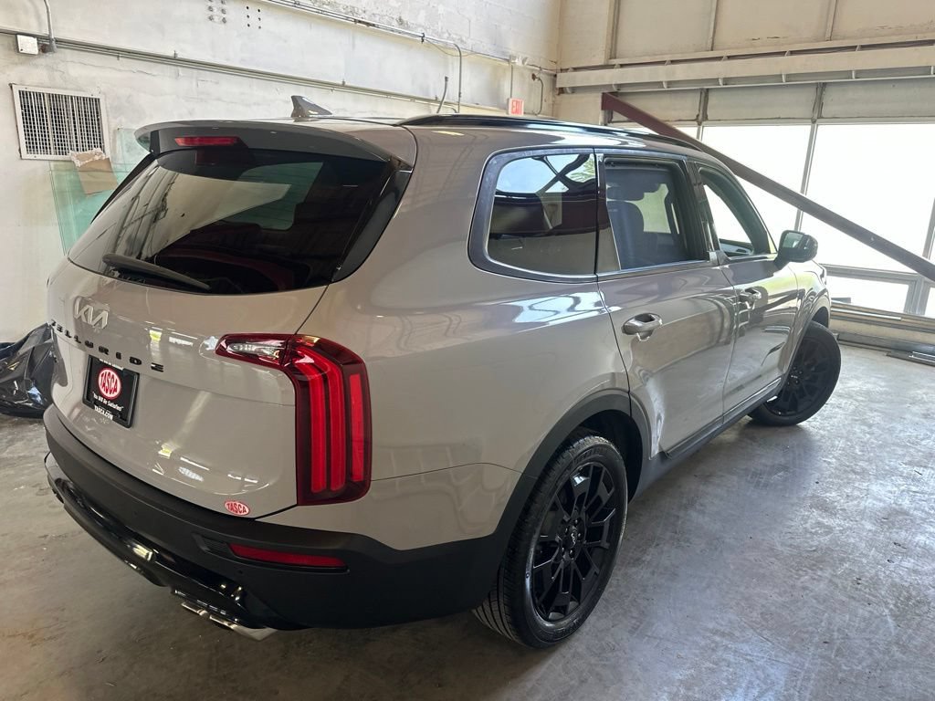 Used 2022 Kia Telluride SX w/ Nightfall Edition Package AWD/4WD image 5