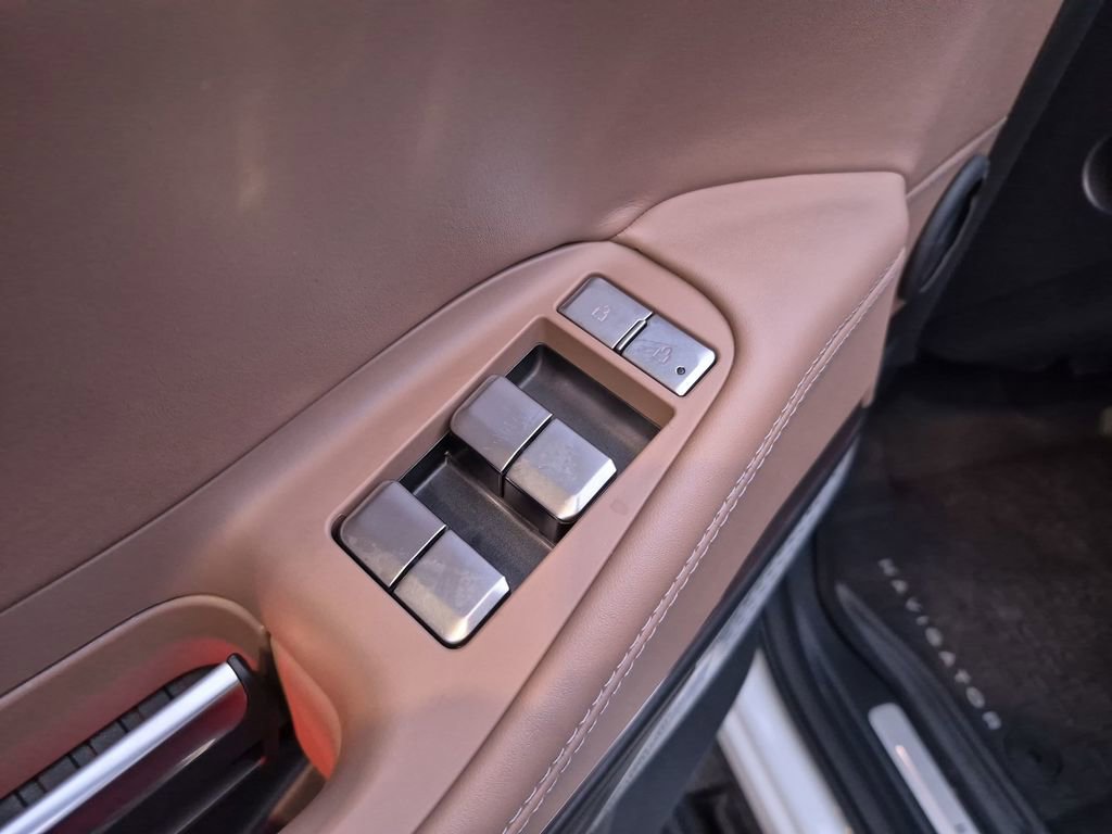 Used 2025 Lincoln Navigator L Black Label AWD/4WD image 20