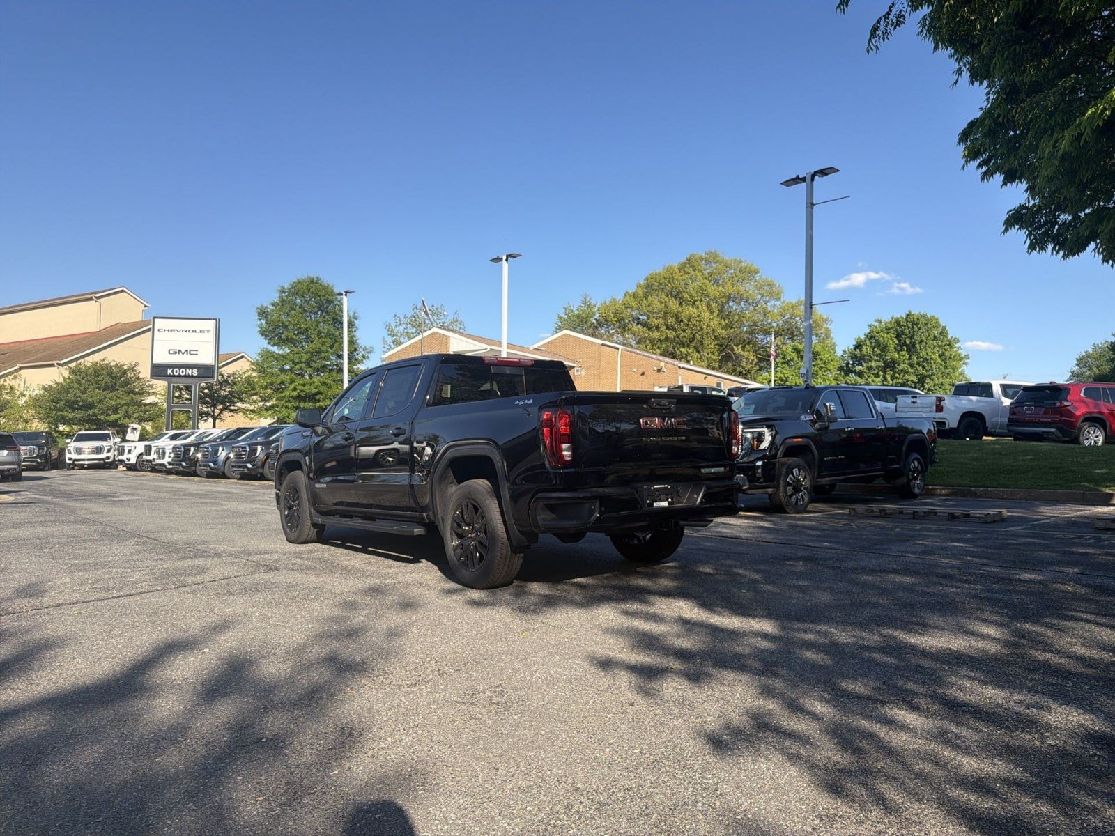 New 2026 GMC Sierra 1500 Elevation w/ Preferred Package AWD/4WD image 4