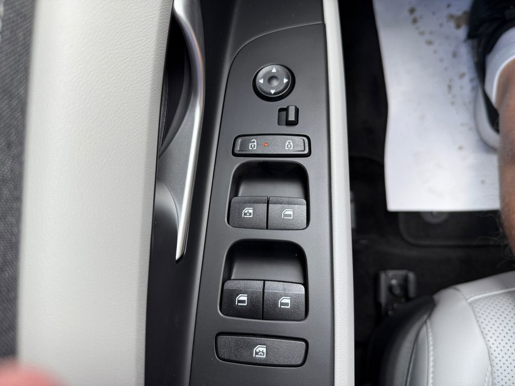 Used 2025 Hyundai Elantra Limited image 15