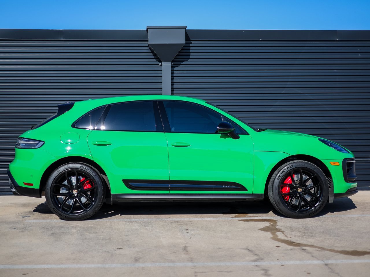 Certified 2024 Porsche Macan GTS image 8
