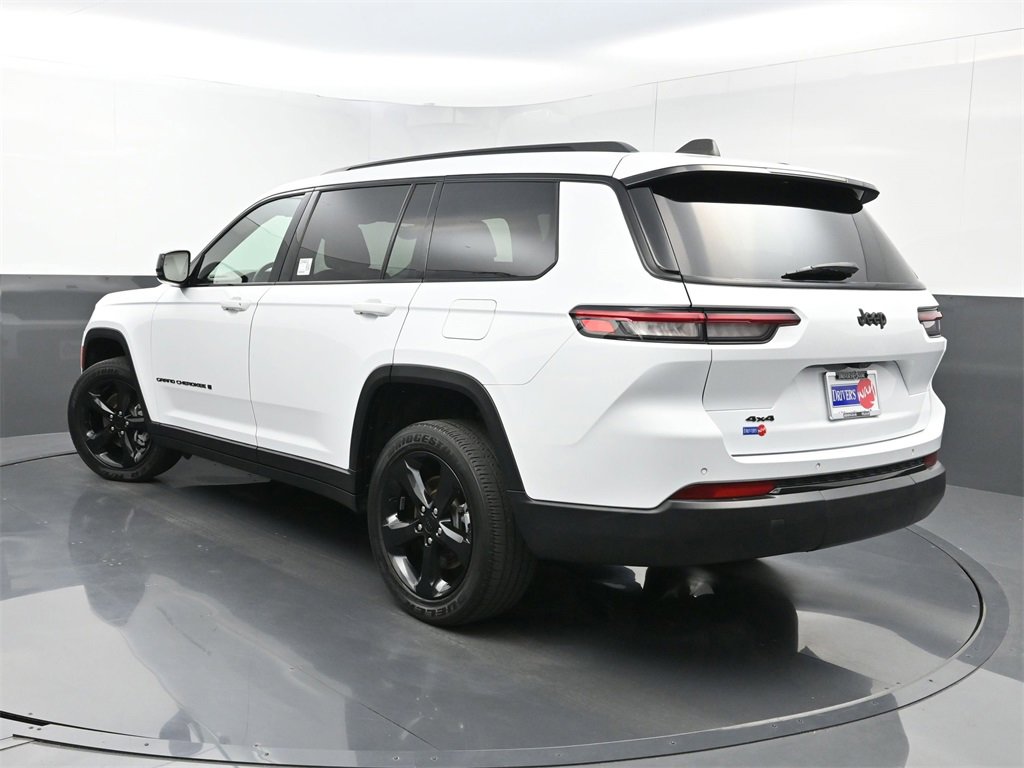 Used 2023 Jeep Grand Cherokee L Laredo image 26