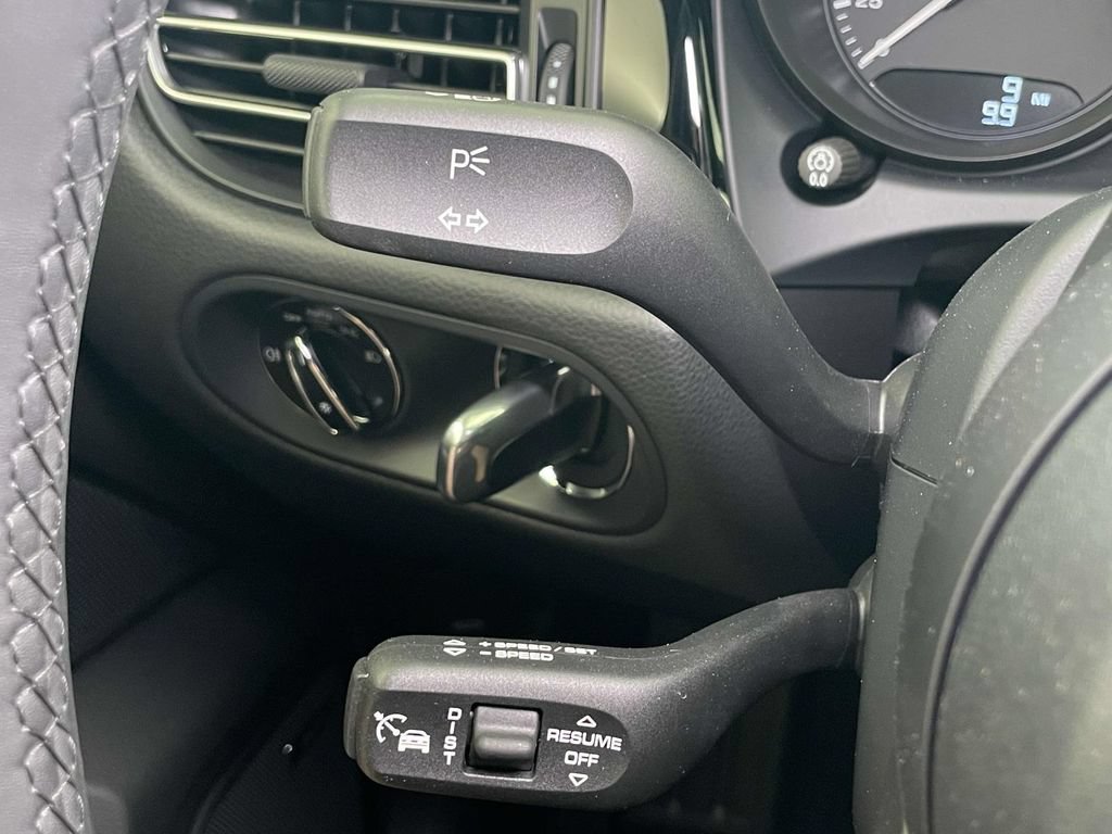 New 2026 Porsche Macan AWD/4WD image 42