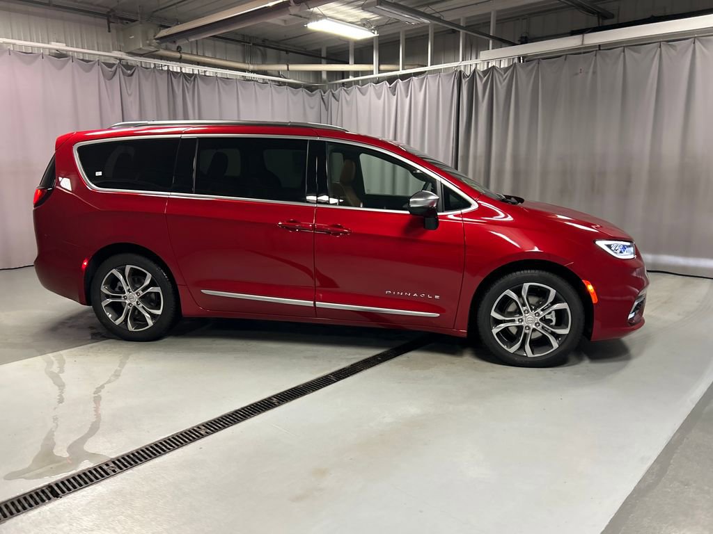 New 2026 Chrysler Pacifica Pinnacle image 8