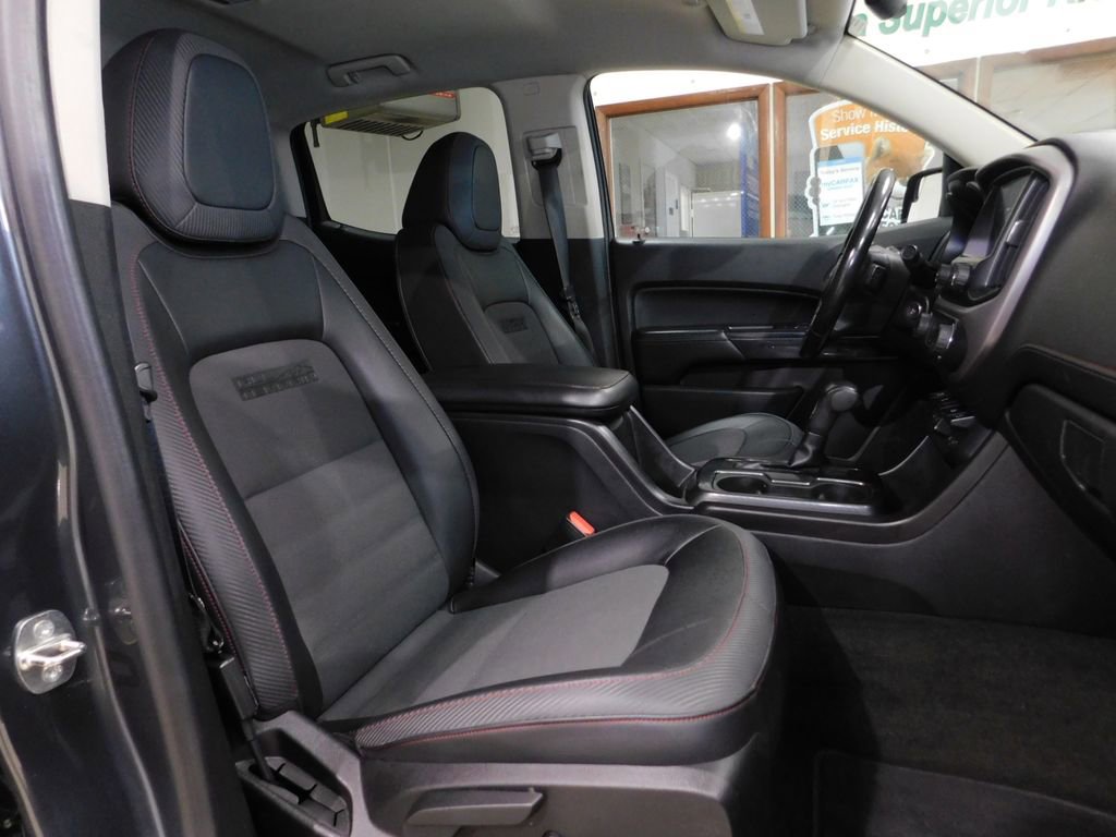 Used 2016 GMC Canyon SLE w/ All Terrain Package image 96