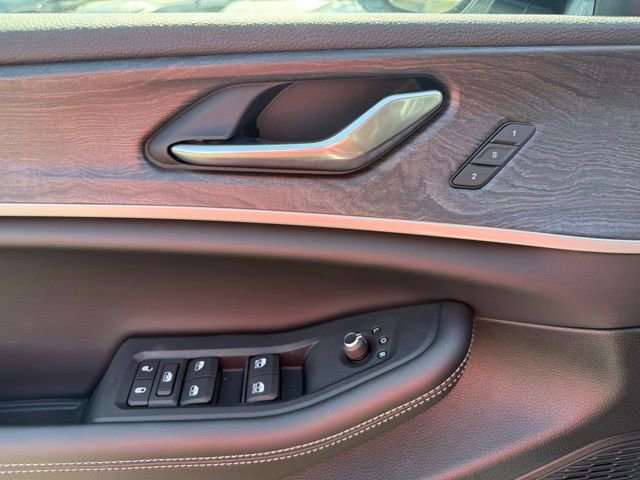 New 2025 Jeep Grand Cherokee L Limited w/ Trailer Tow Package image 13