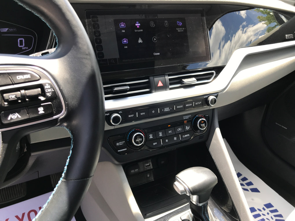 Used 2022 Kia Niro EX Premium FWD image 18