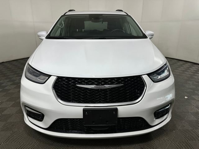 Used 2022 Chrysler Pacifica Touring-L image 8