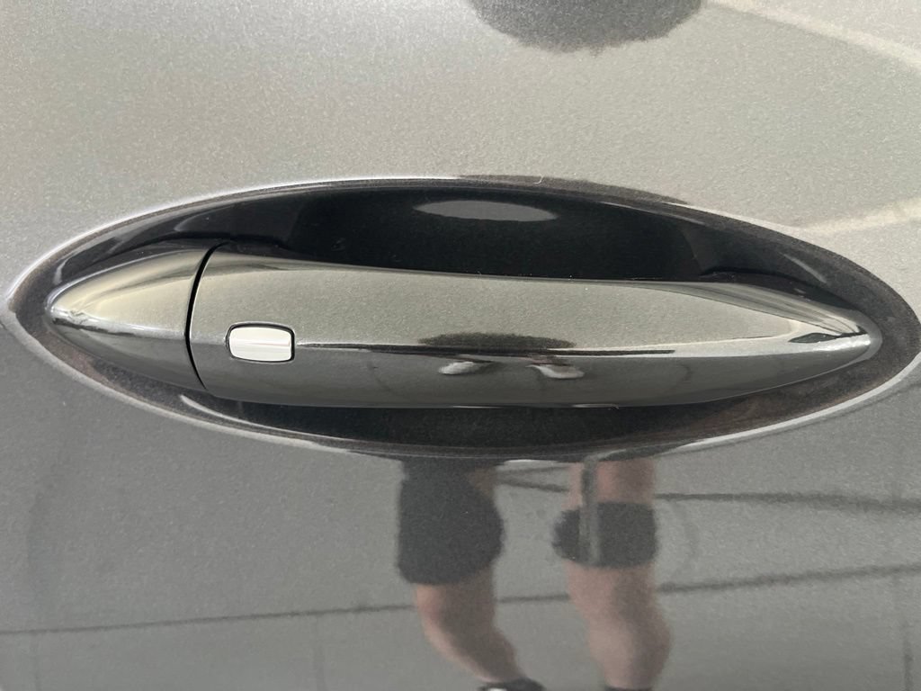 Used 2020 Chevrolet Bolt LT FWD image 47