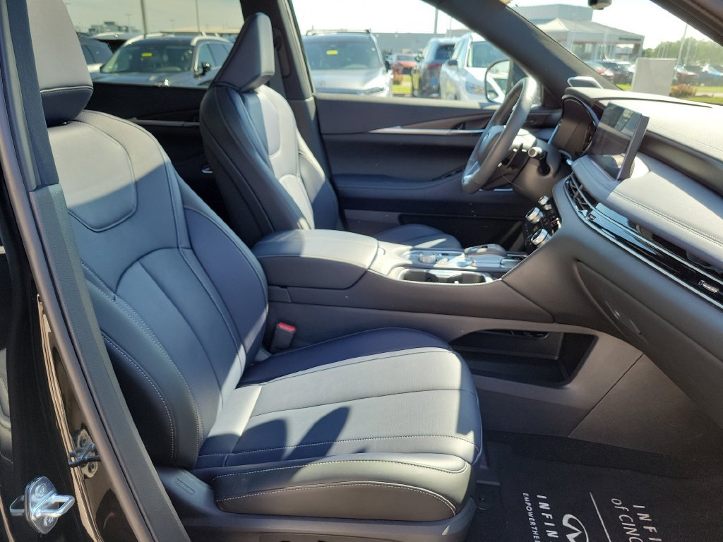Certified 2026 INFINITI QX60 Sport w/ Dark Cargo Package AWD/4WD image 28