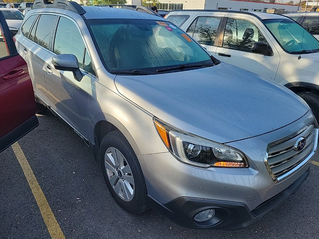 Used 2015 Subaru Outback 2.5i Premium AWD/4WD image 3