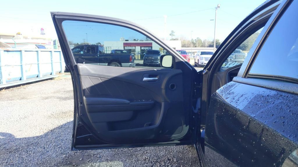 Used 2022 Dodge Charger SXT w/ Blacktop Package image 15