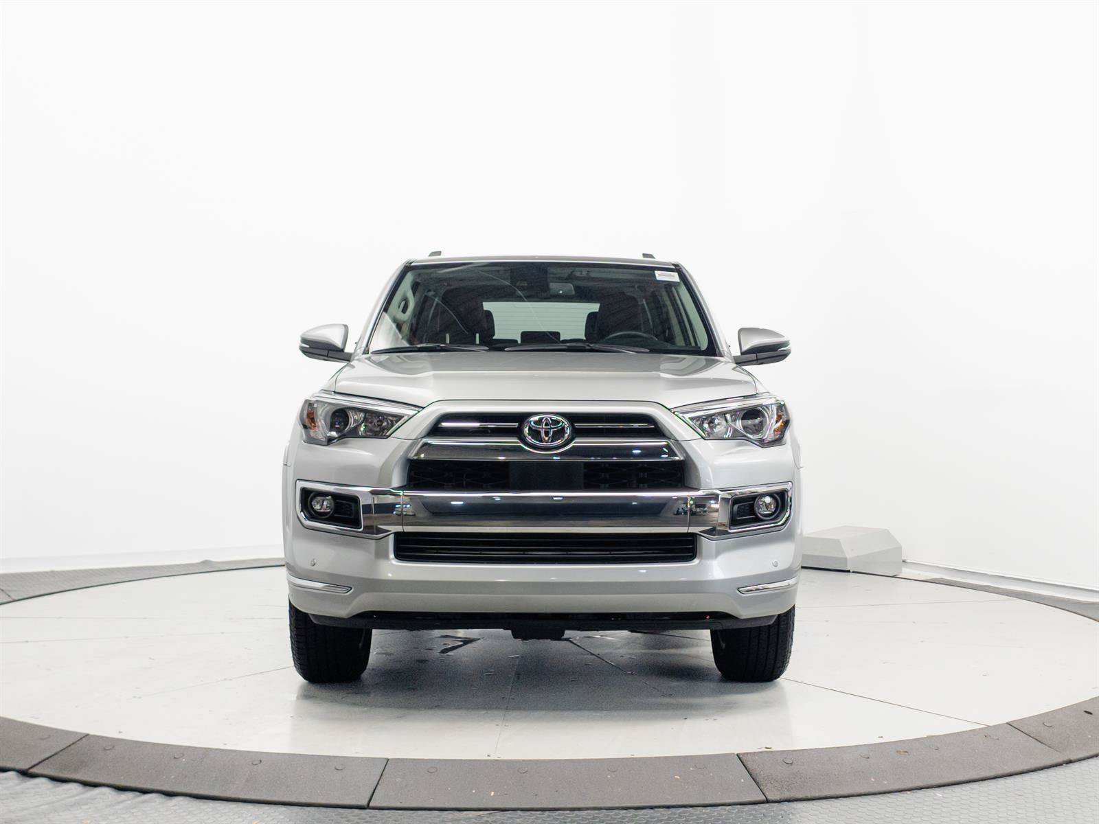 Certified 2021 Toyota 4Runner Limited AWD/4WD image 2