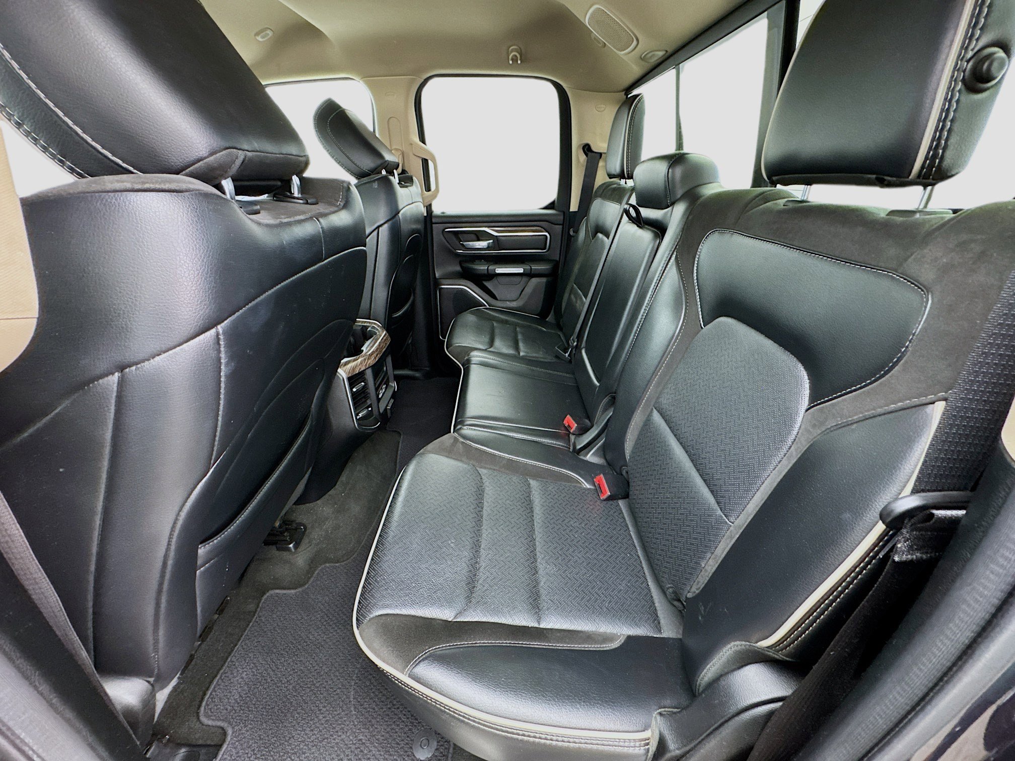 Used 2020 RAM 1500 Laramie image 15