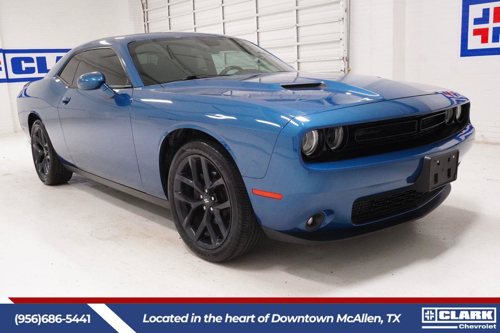Used 2020 Dodge Challenger SXT w/ Blacktop Package RWD image 3