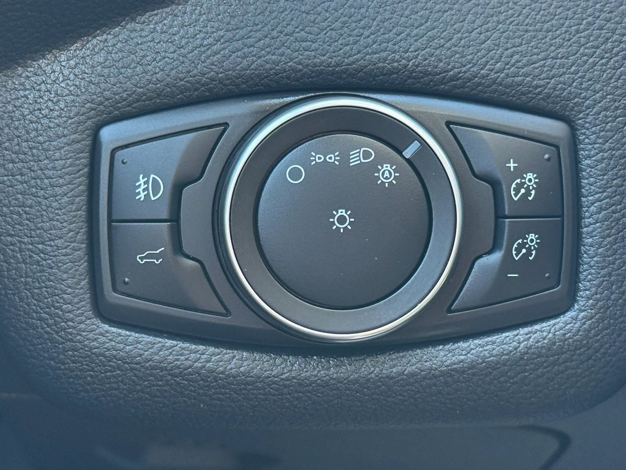 Used 2019 Ford Escape SEL AWD/4WD image 40