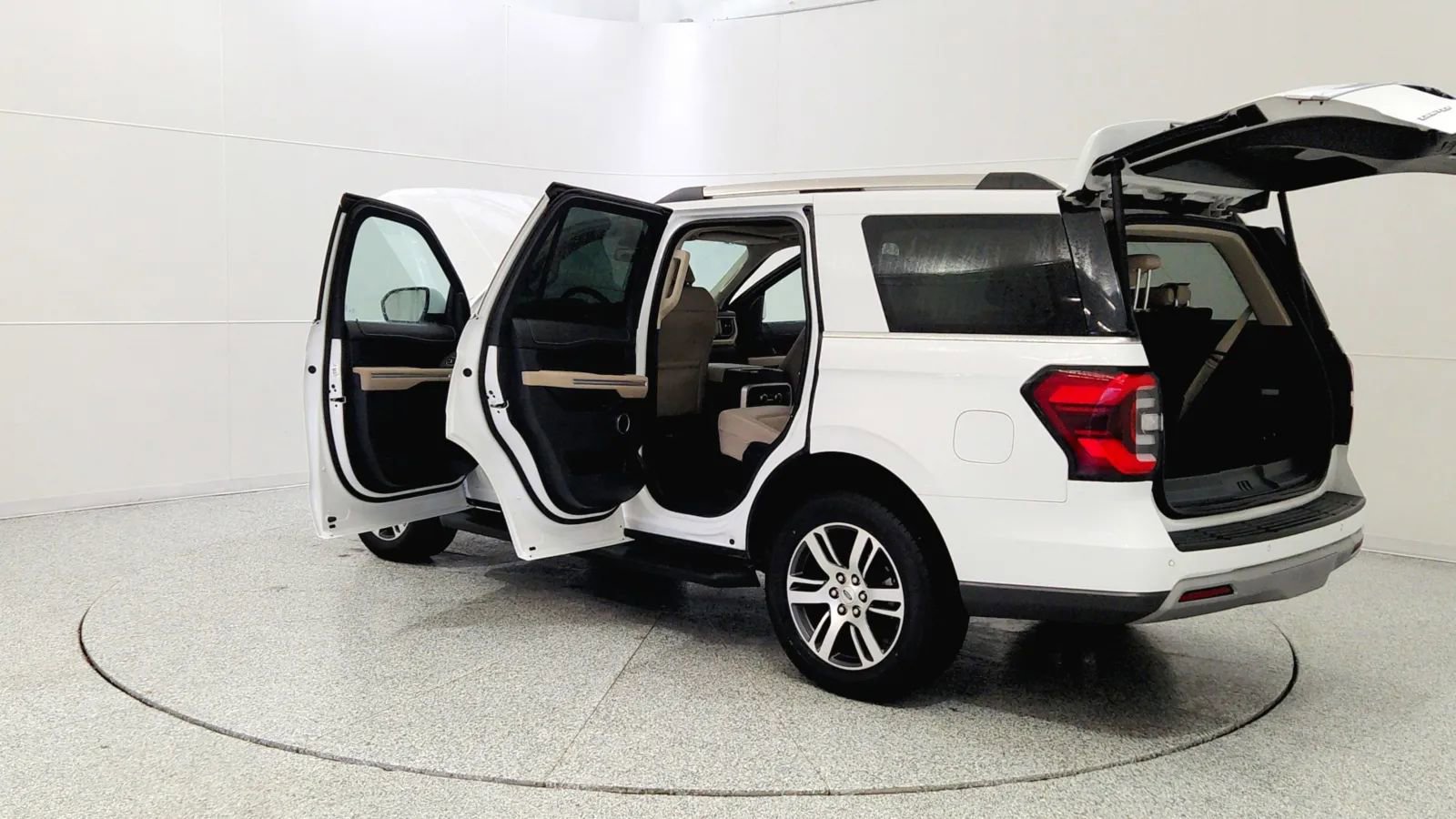 Used 2024 Ford Expedition Limited image 11