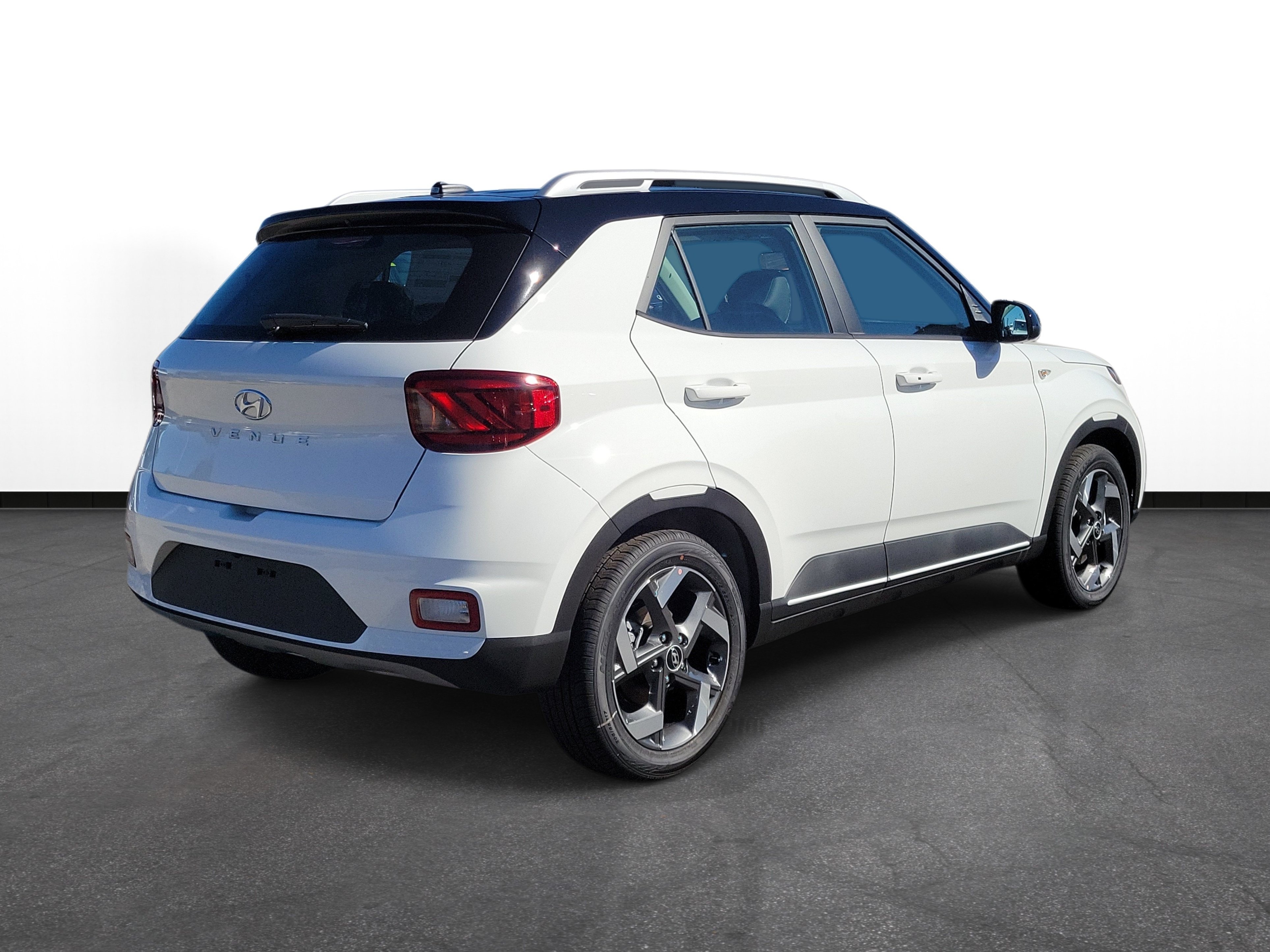 New 2026 Hyundai Venue SEL FWD image 4