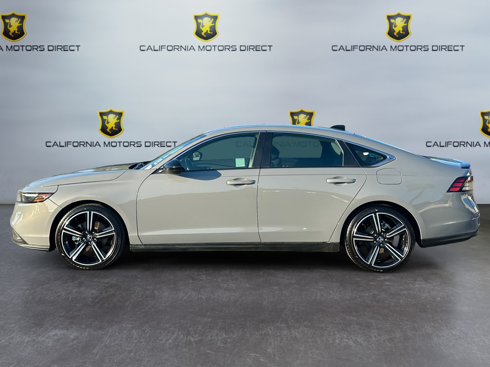 Used 2025 Honda Accord Sport image 2