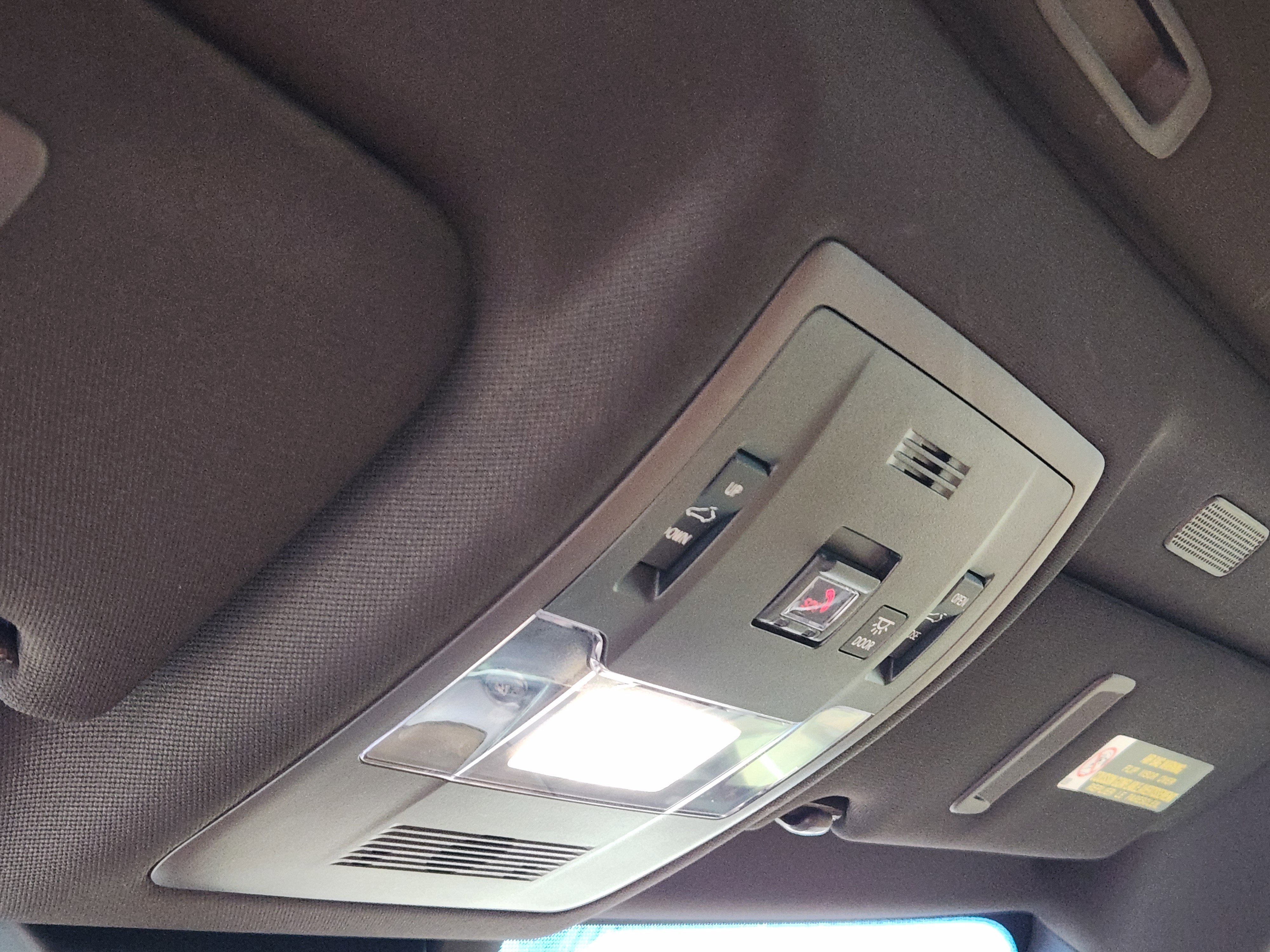 Used 2021 Lexus ES 300h w/ Premium Package image 34