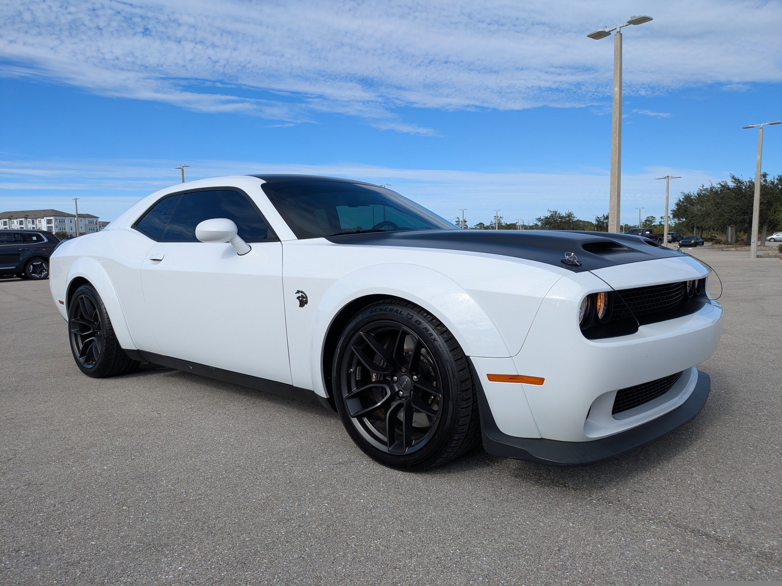 Used 2023 Dodge Challenger SRT Hellcat image 2