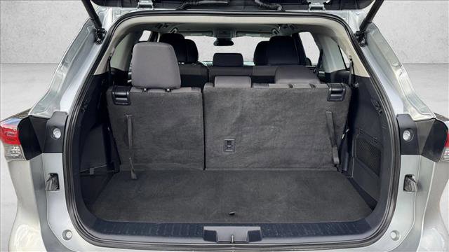 Used 2024 Toyota Highlander LE image 8