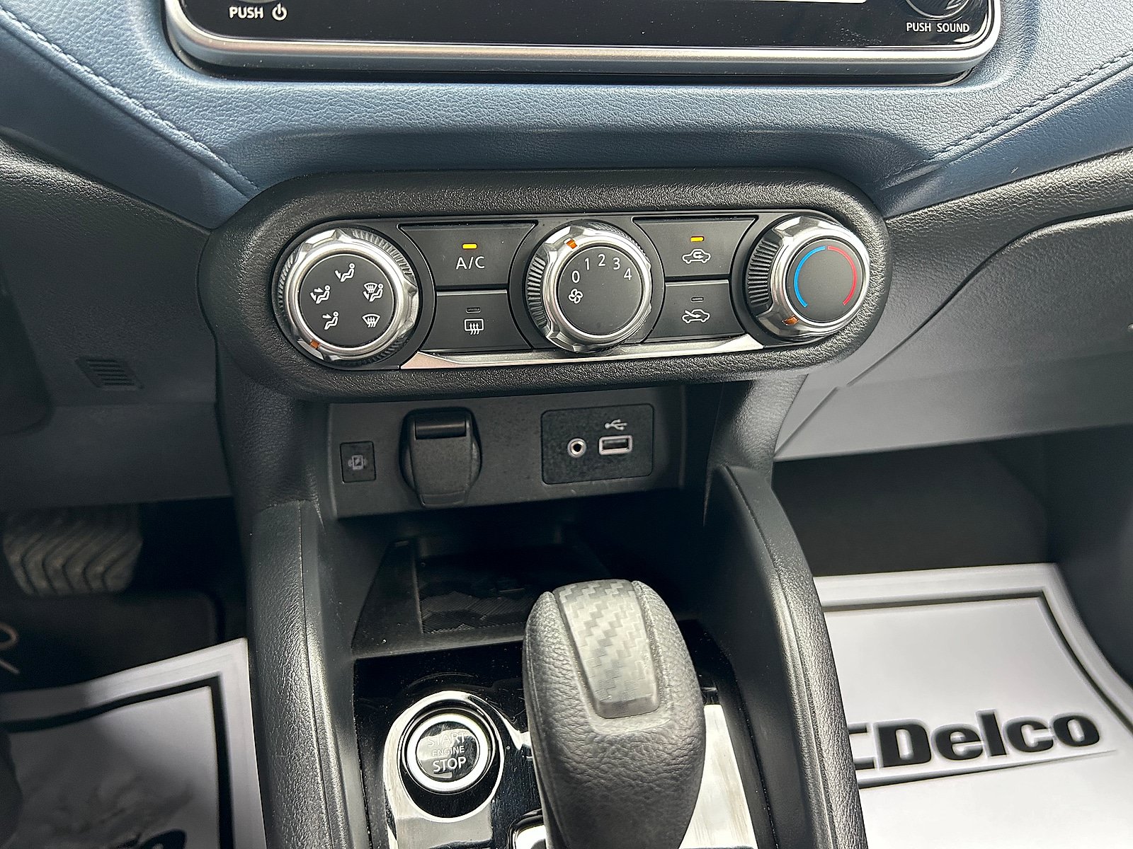 Used 2025 Nissan Versa SV FWD image 15