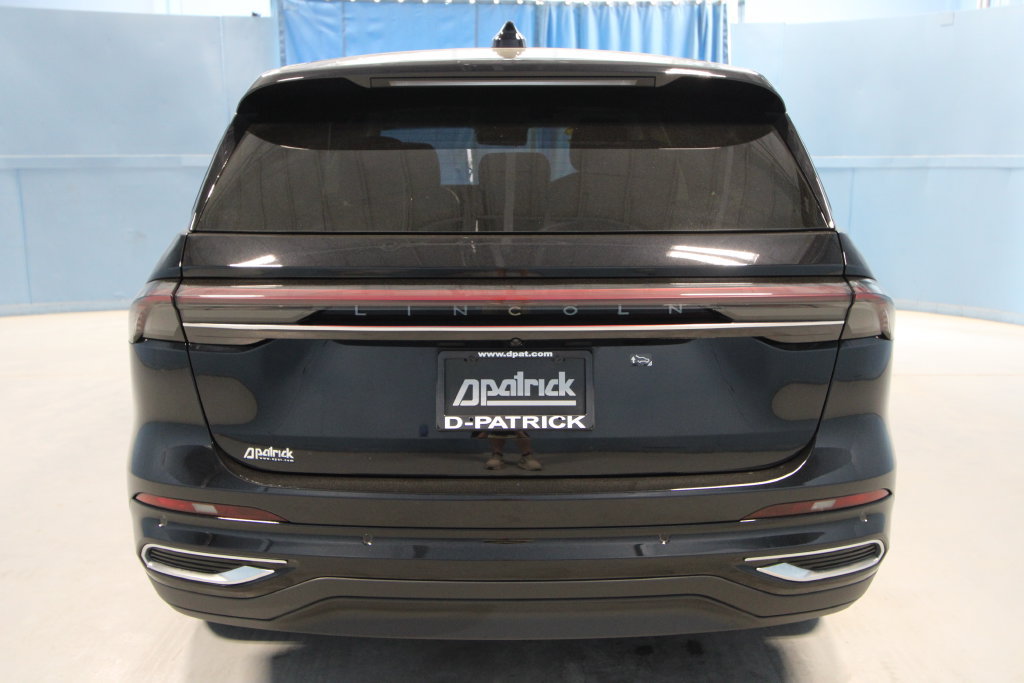 Used 2024 Lincoln Nautilus Premier AWD/4WD image 32
