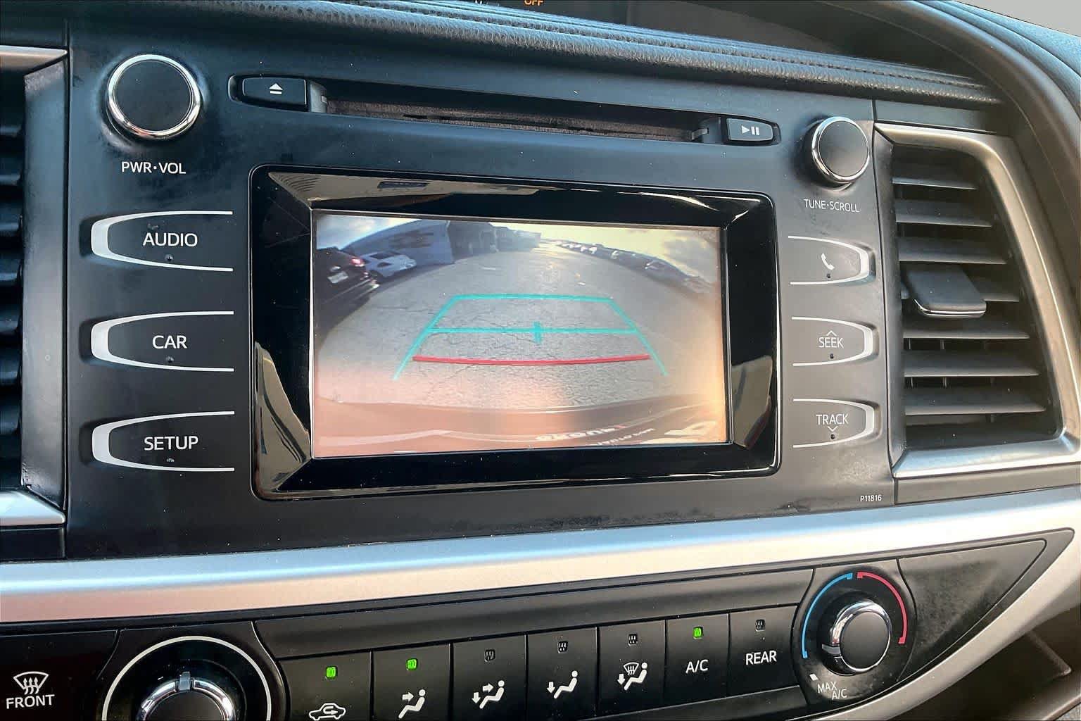 Used 2019 Toyota Highlander LE FWD image 26