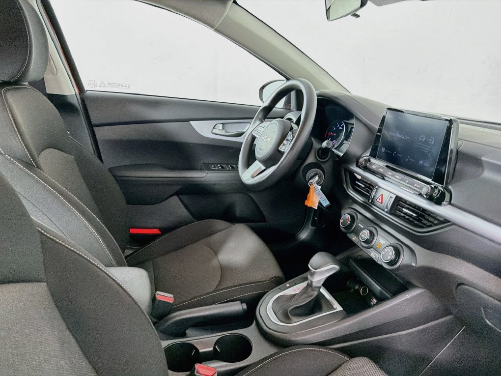 Used 2022 Kia Forte LXS FWD image 35