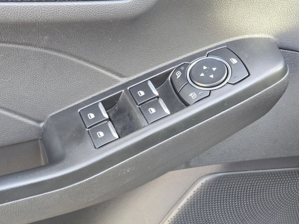 Used 2025 Ford Escape ST-Line Select image 25