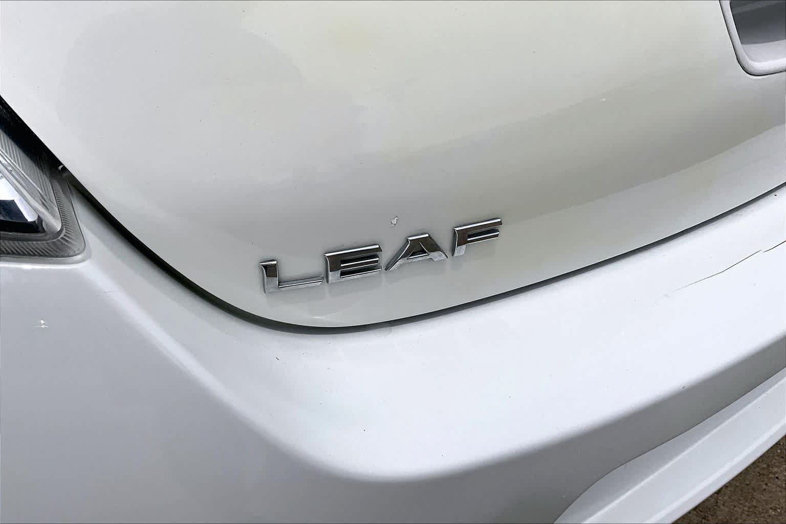 Used 2015 Nissan Leaf S w/ Charge Package FWD image 28