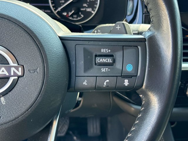Used 2025 Nissan Pathfinder SV FWD image 26