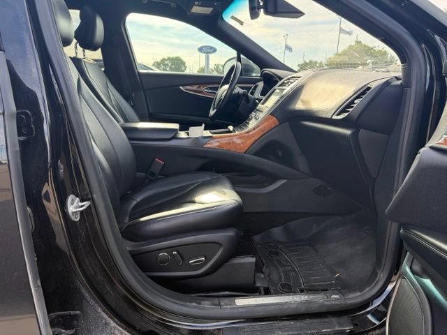 Used 2018 Lincoln MKX Reserve w/ Driver Assistance Package AWD/4WD image 12