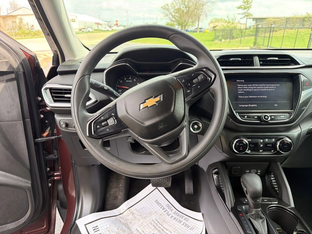 Used 2022 Chevrolet TrailBlazer LT w/ Convenience Package FWD image 15