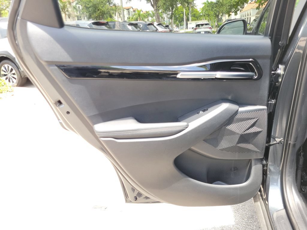 Certified 2024 Kia Seltos EX FWD image 11