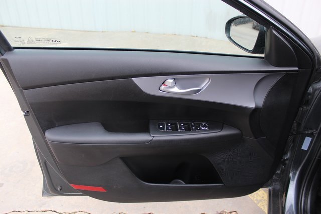 Used 2023 Kia Forte LXS image 7