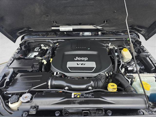Used 2017 Jeep Wrangler Unlimited Rubicon w/ Connectivity Group AWD/4WD image 24