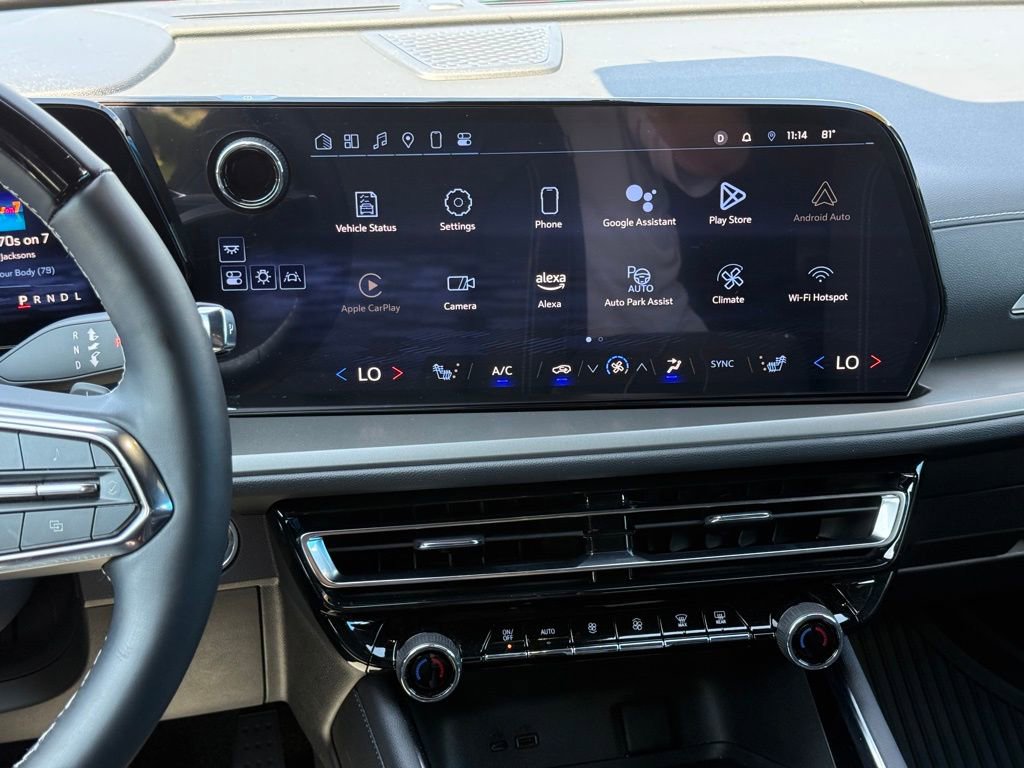 Used 2024 Chevrolet Traverse LT w/ Enhanced Driving Package image 11