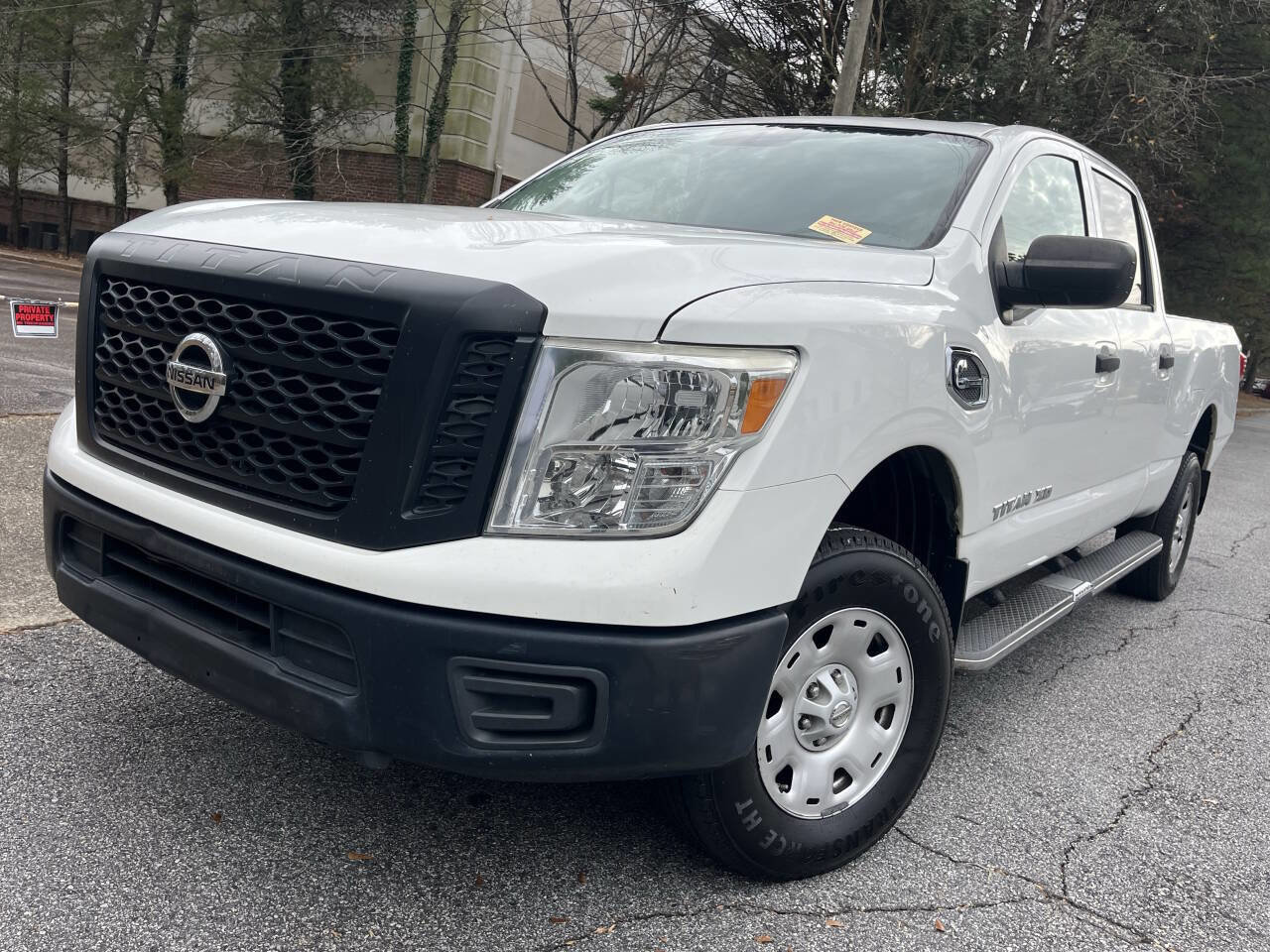 Used 2017 Nissan Titan S image 1