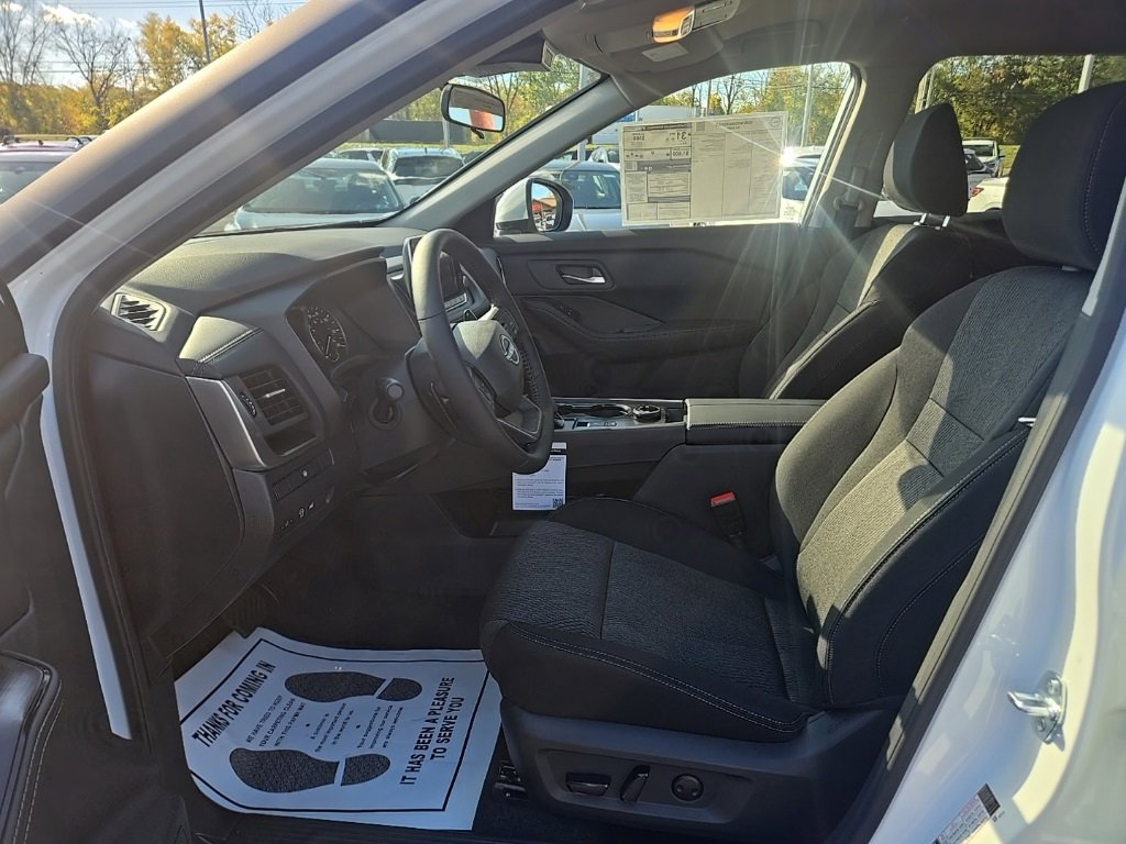 New 2026 Nissan Rogue SV image 9