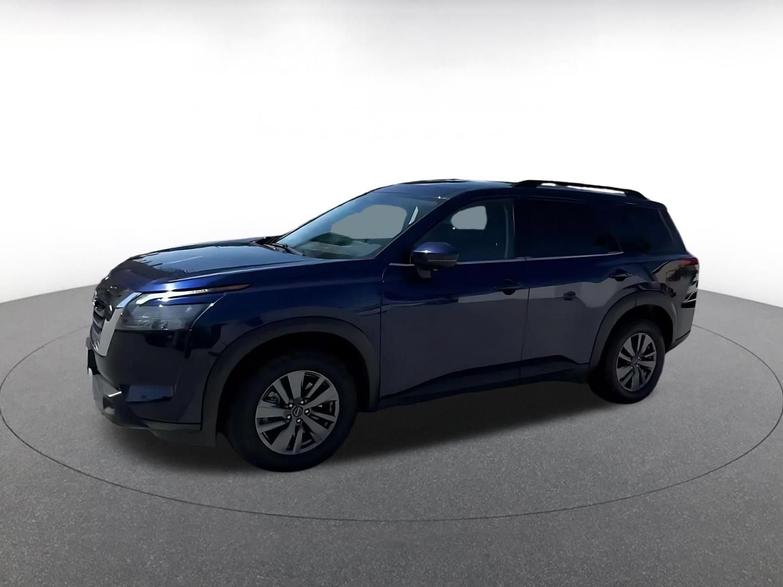 Used 2025 Nissan Pathfinder SV AWD/4WD image 7