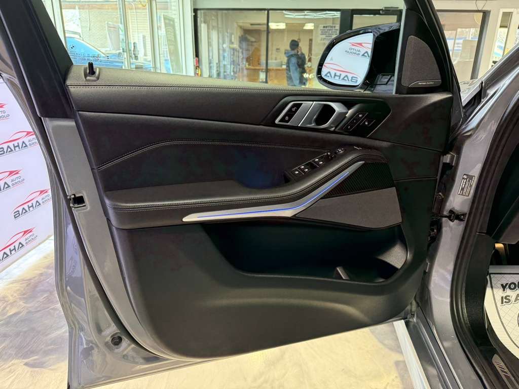 Used 2026 BMW X5 M60i image 40