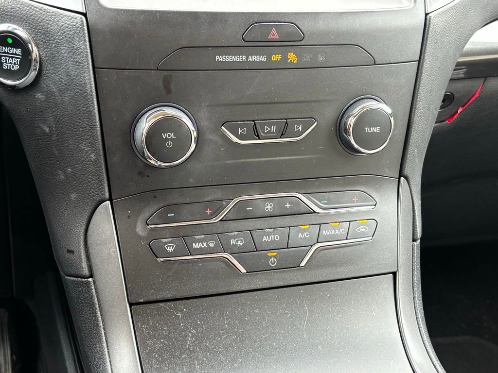 Used 2020 Ford Edge SE FWD image 11