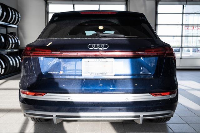 Used 2022 Audi e-tron S Prestige AWD/4WD image 5