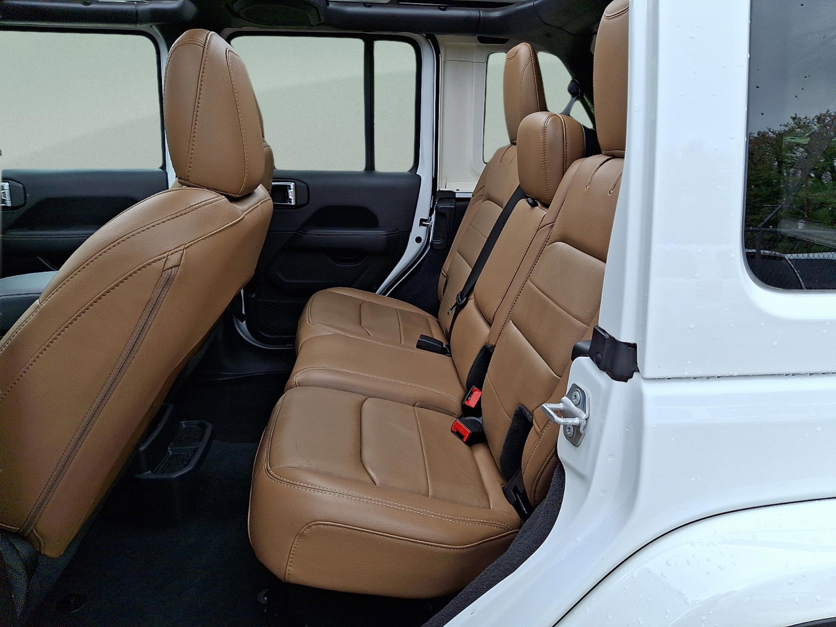Certified 2023 Jeep Wrangler Unlimited Sahara w/ Cold Weather Group AWD/4WD image 8
