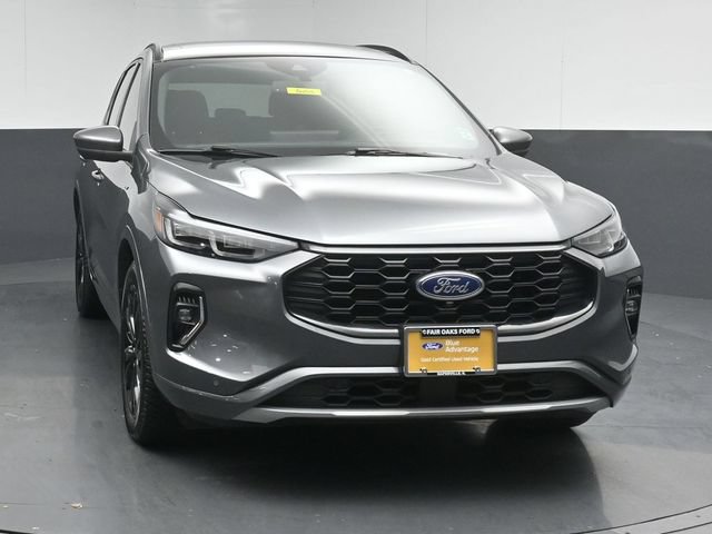 Certified 2023 Ford Escape ST-Line Elite w/ Premium Technology Package AWD/4WD image 2