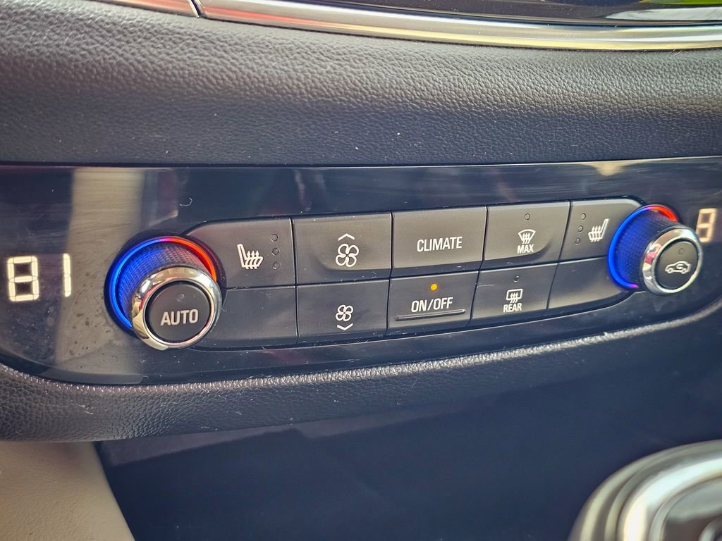 Used 2020 Buick Enclave Essence w/ Sound and Sites Package image 26