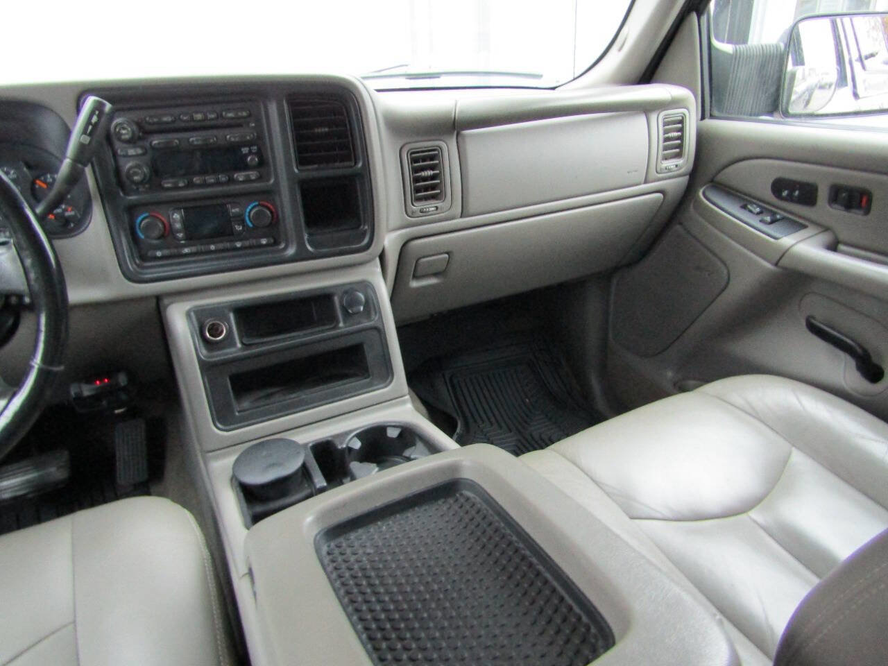 Used 2005 GMC Sierra 3500 SLT w/ Heavy-Duty Power Package image 15